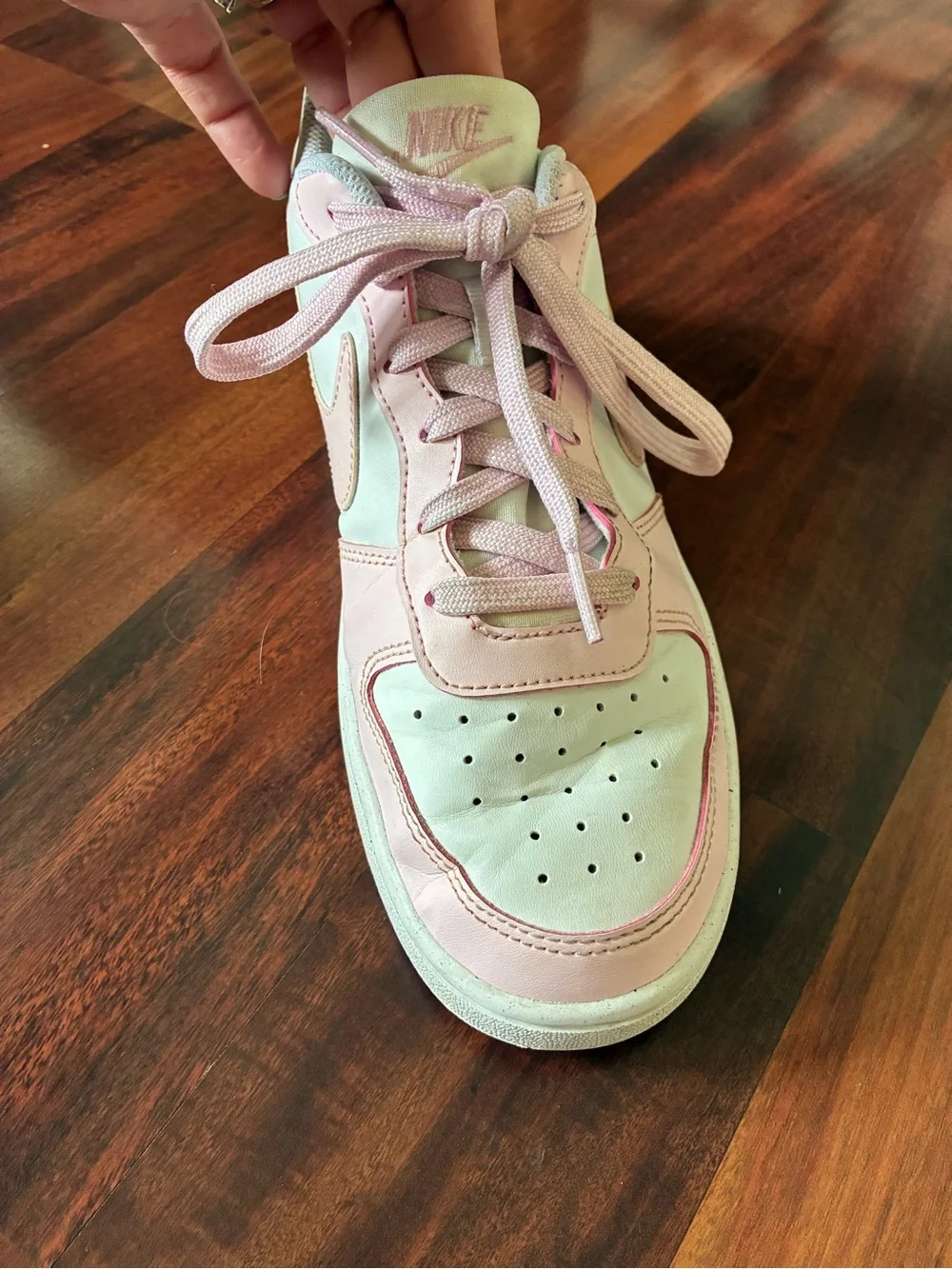 Nike Court Borough Low 2 SE (GS) in the White/Pink Foam 7Y